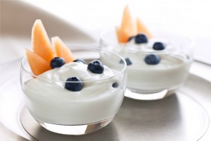 Plain yogurt with fresh fruit